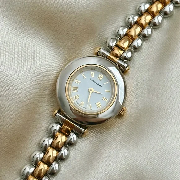 AUTHENTIC VINTAGE BURBERRY TWO-TONED INTERCHANGEABLE BEZEL WATCH - Picture 8 of 10